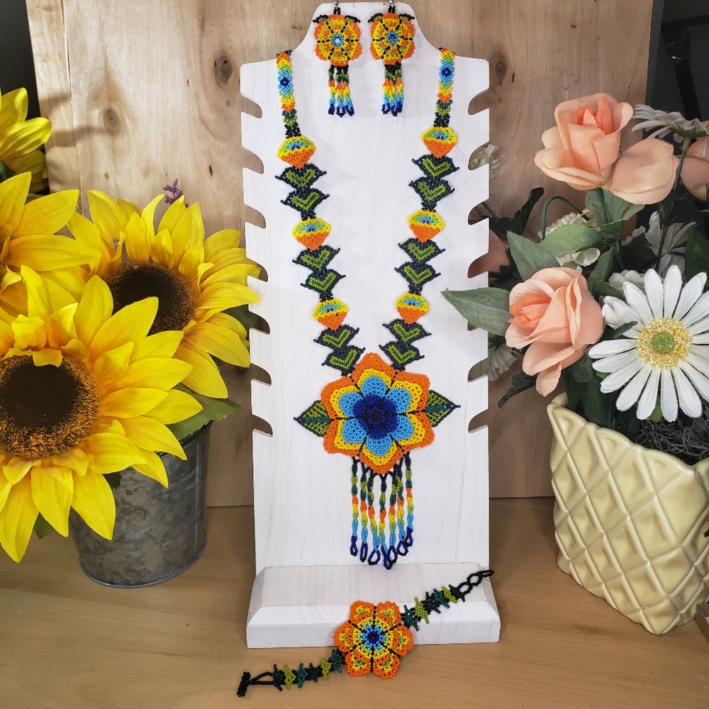 Mexican Handcrafted Maxi Necklace, bracelet and earrings set Huichol flowers Han